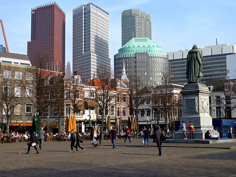 File:Het Plein 2012.jpg