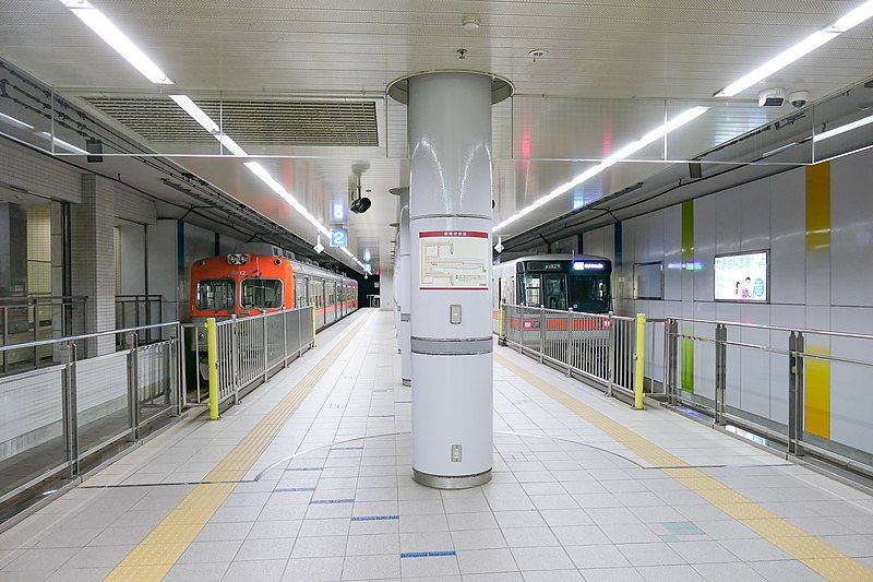 File:Hokutetsu-Kanazawa-STA Platform.jpg