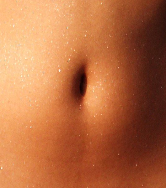 File:Human navel, female.jpg