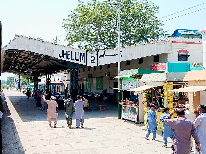 File:Jhelum railway station.jpg