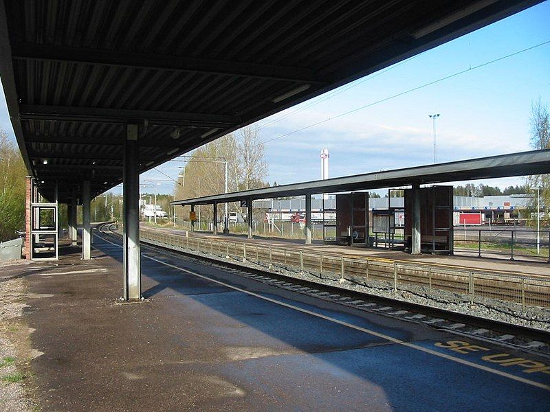 File:Kera station.jpg