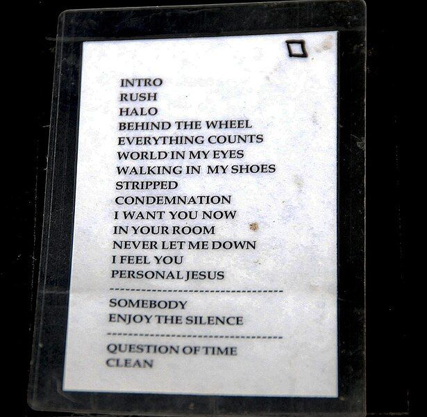 File:Laminated-depeche-mode-setlist.jpg