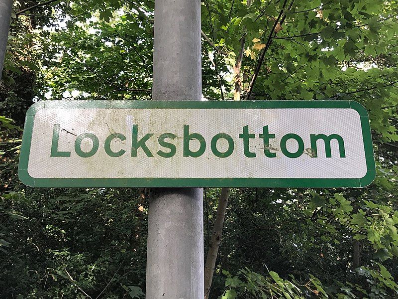 File:Locksbottom sign.jpg