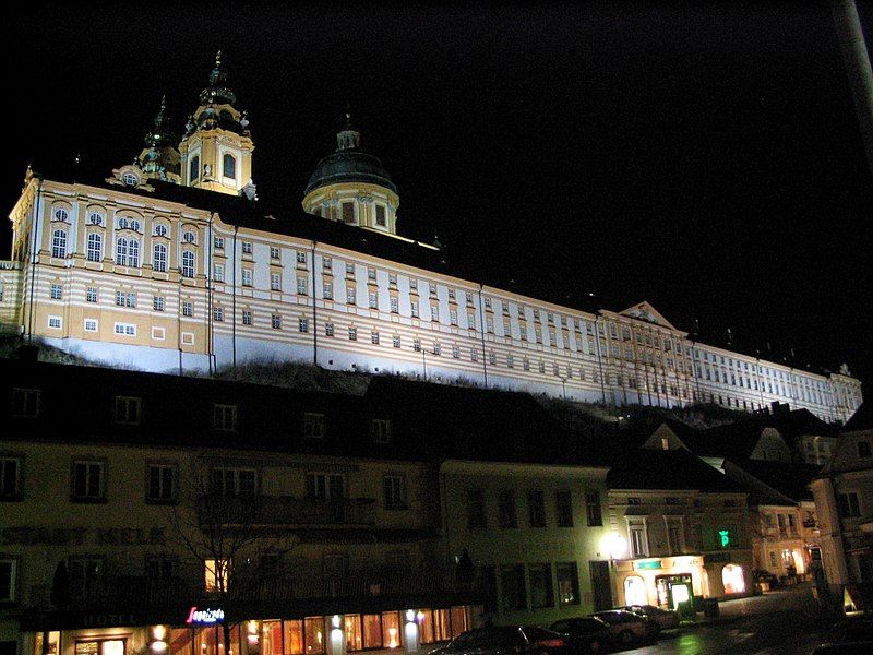 File:Melk Stift Altstadt.jpg