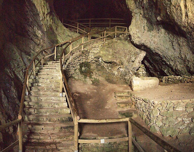 File:Predjama Castle cave.jpg