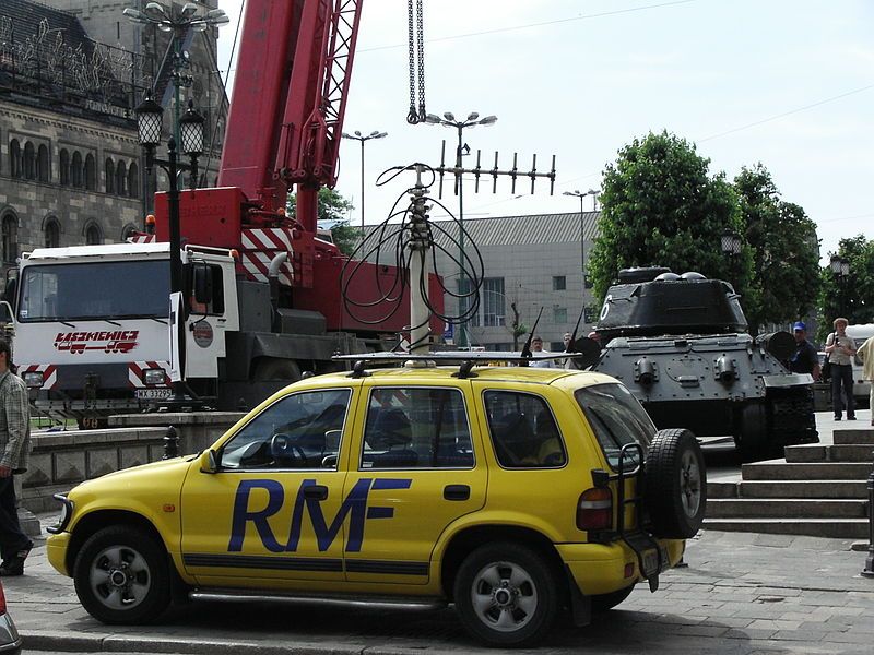 File:RMF FM car1.jpg