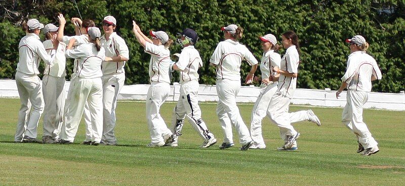 File:Somerset women cricketers.jpg