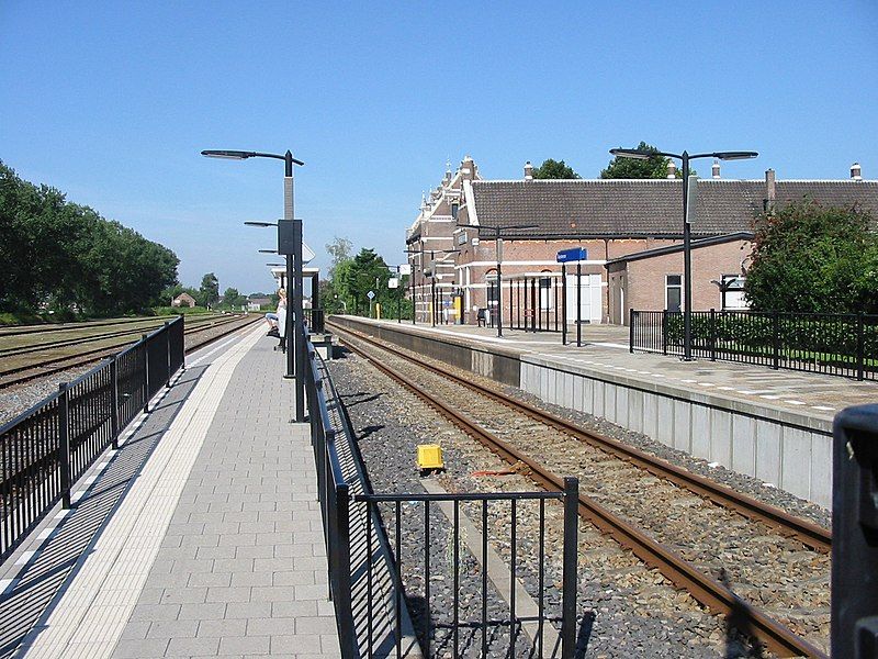 File:Station Kesteren.jpg