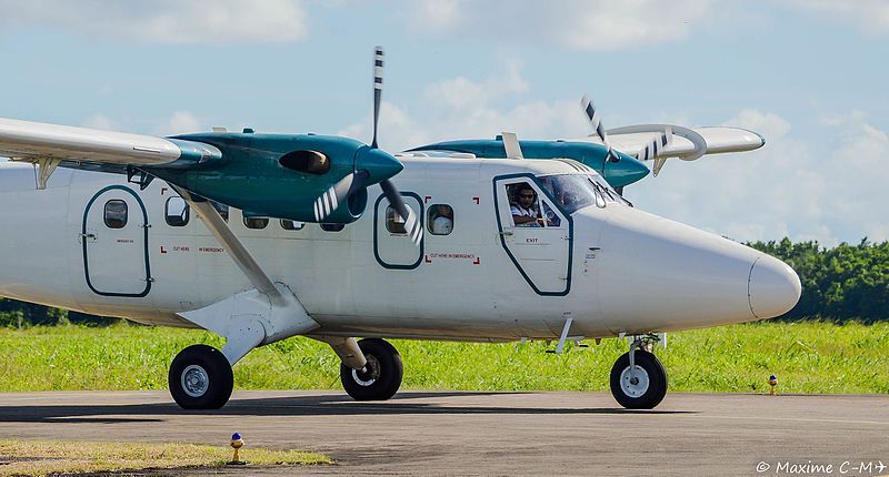 File:Twin Otter (29212008171).jpg