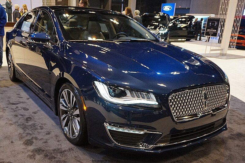 File:2017 Lincoln MKZ.jpg