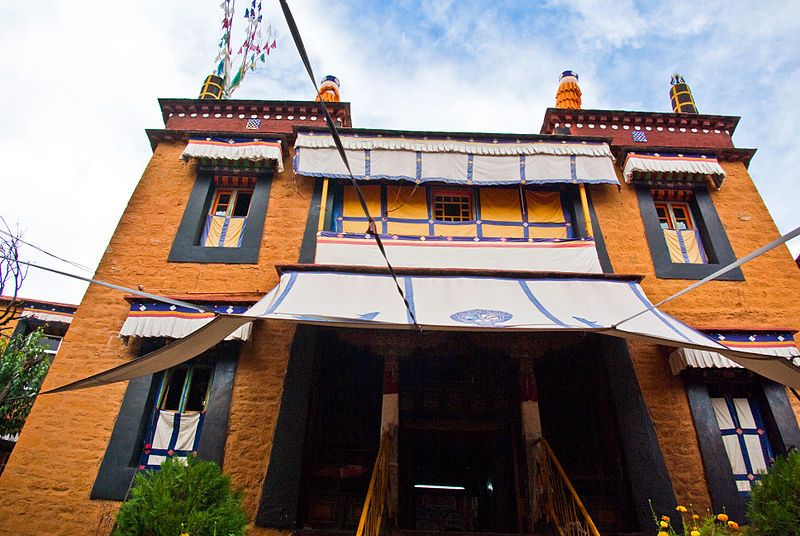 File:Ani Tsankhung Nunnery2.jpg