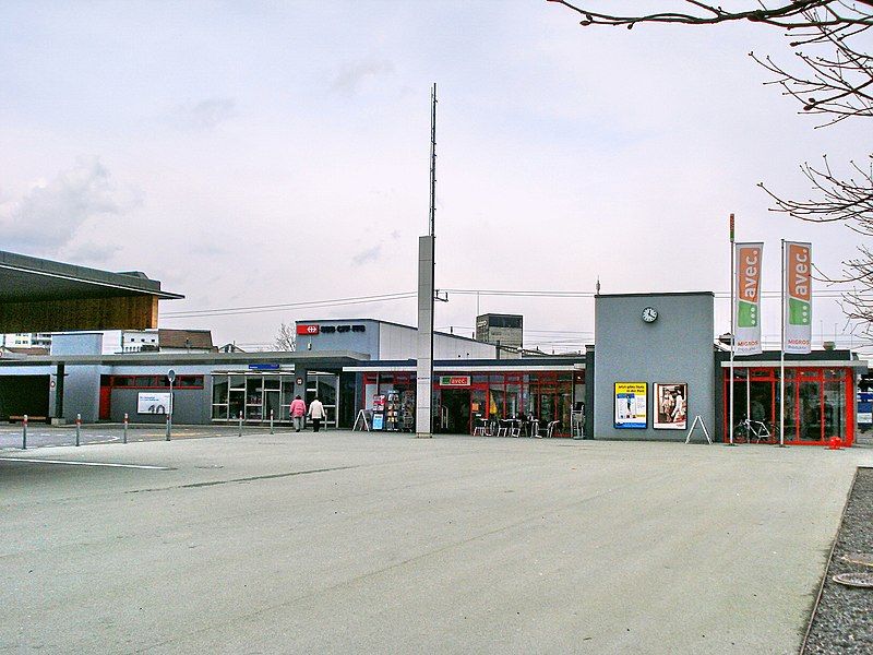 File:BahnhofRotkreuz.JPG