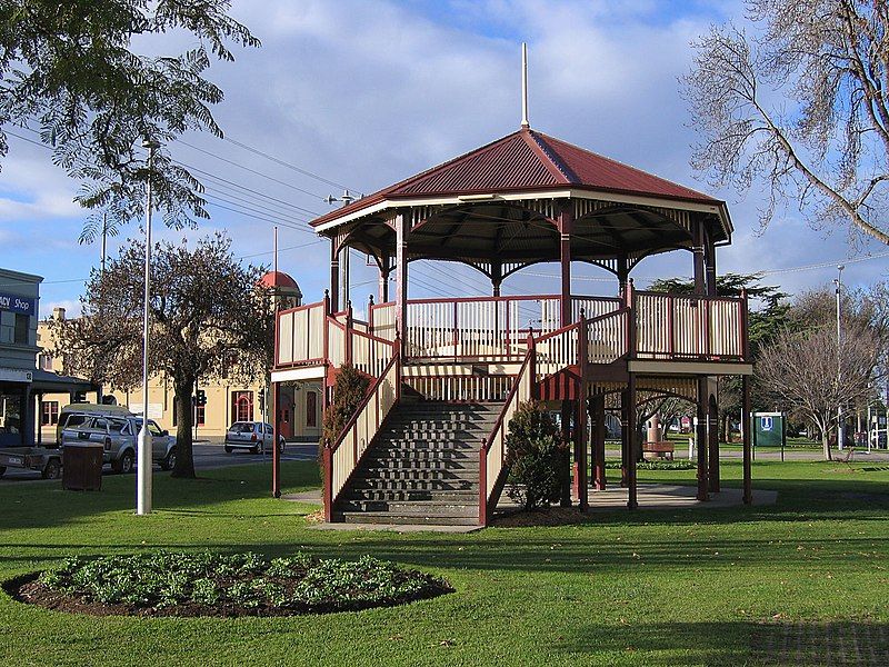 File:Band-Rotunda-Bairnsdale-Vic.jpg