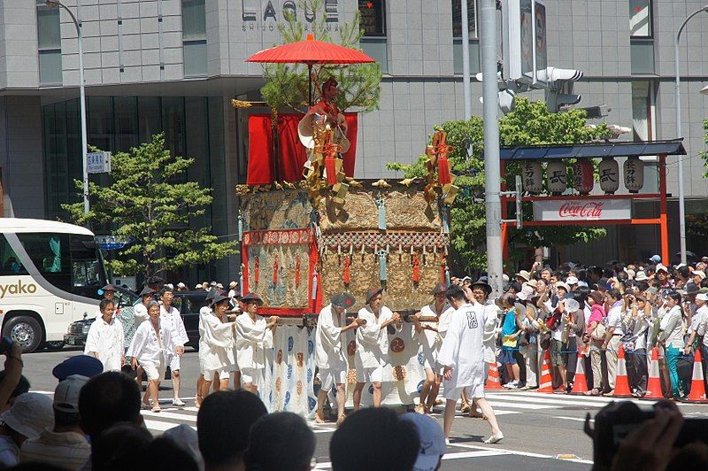 File:Gion Matsuri-02.jpg