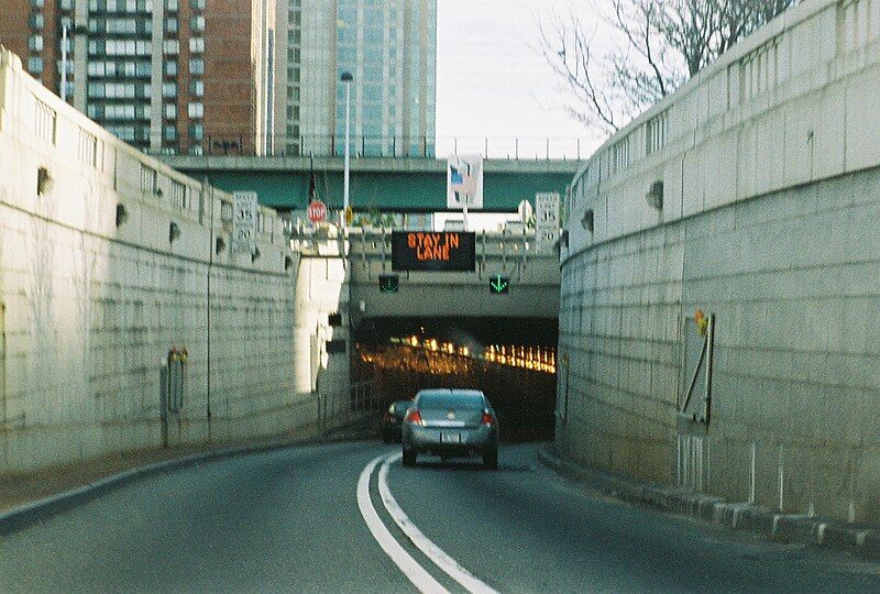 File:Holland Tunnel Entrance.jpg