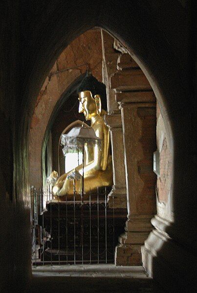 File:Htilominlo-Bagan-Myanmar-24-Buddha-gje.jpg