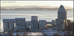 View of the Hylla limestone factory