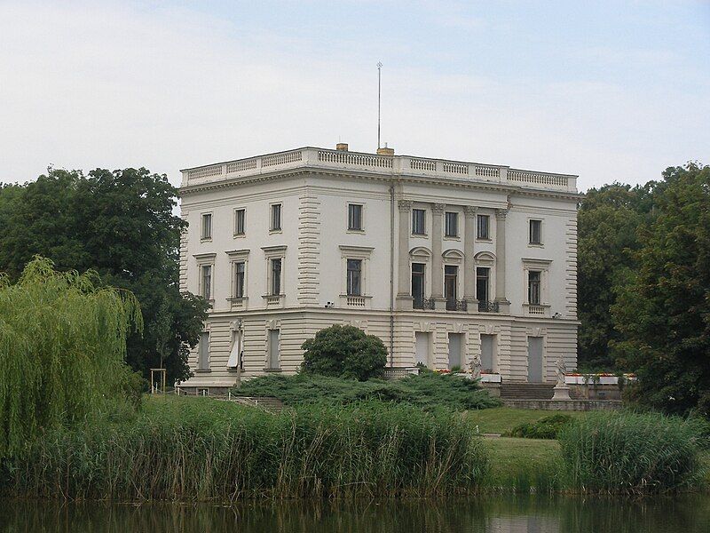 File:Markkleeberg Weißes Haus.jpg