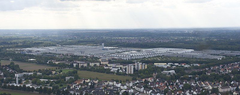 File:Mercedes-Benz-Werk-Rastatt (cropped).jpg