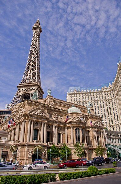 File:Paris hotel Vegas.jpg