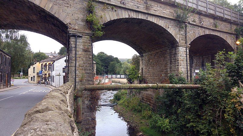 File:Railway Viaduct, Mytholmroyd.jpg