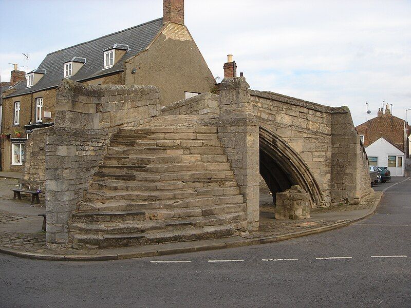 File:Trinity Bridge (Crowland).JPG