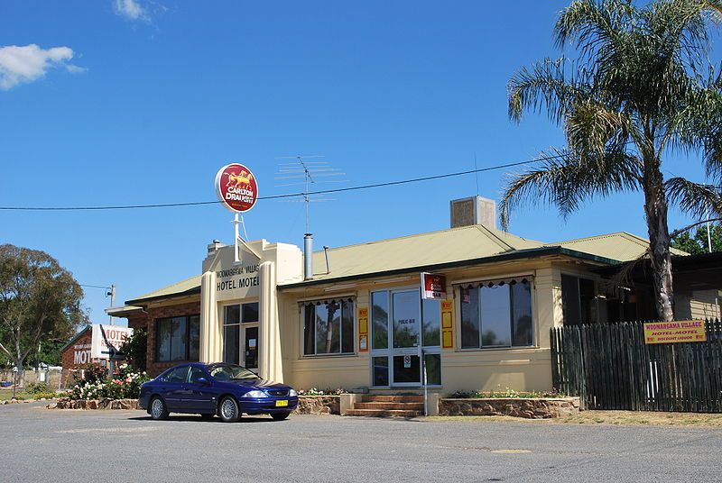 File:WoomargamaHotelMotel.JPG