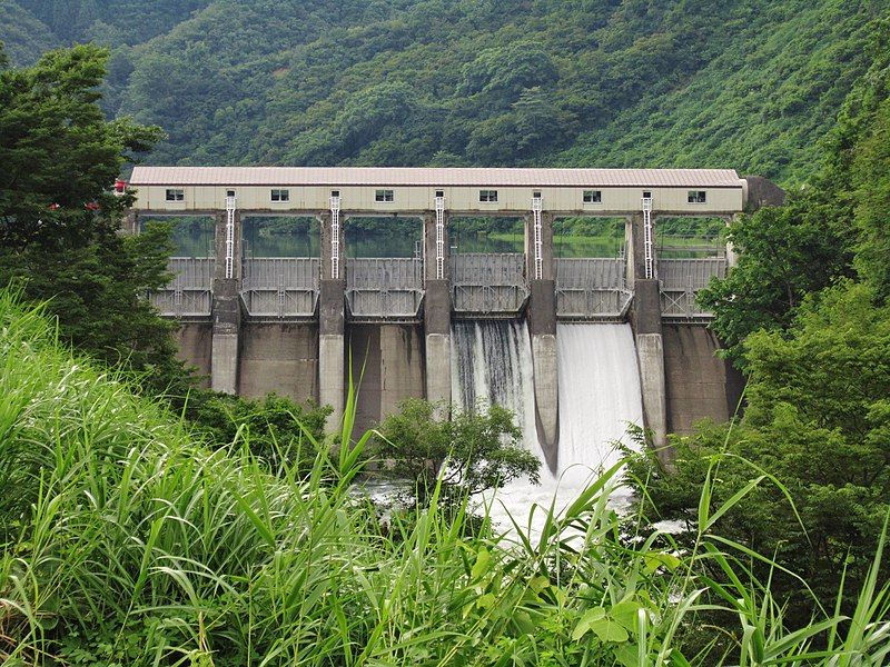 File:Yabugami Dam 2.jpg