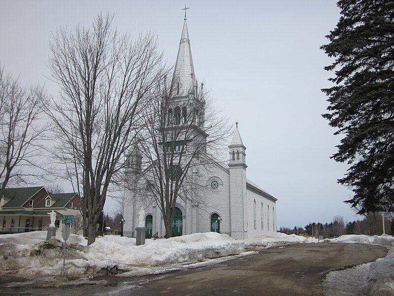 File:Église Saint-Timothée d'Hérouxville.JPG