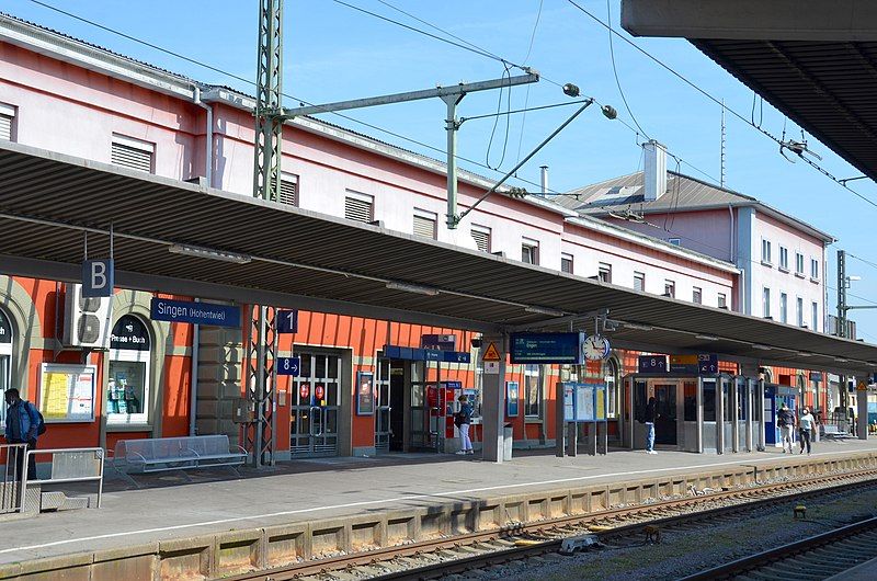 File:Bahnhof Singen (Hohentwiel).jpg