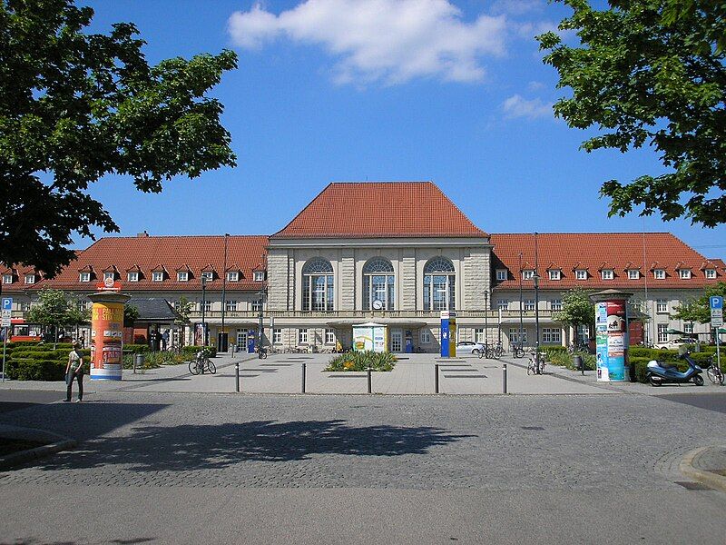 File:Bahnhof Weimar.JPG