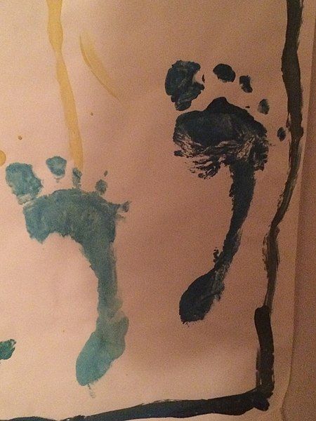 File:Barefoot painted Footprint.jpeg