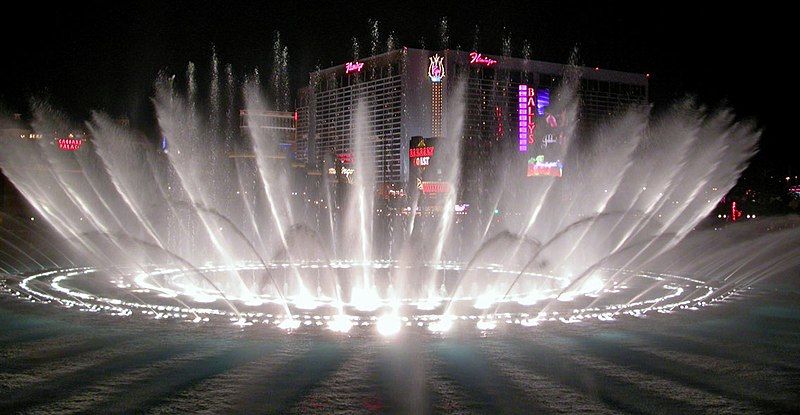 File:Bellagio fountains night.jpg