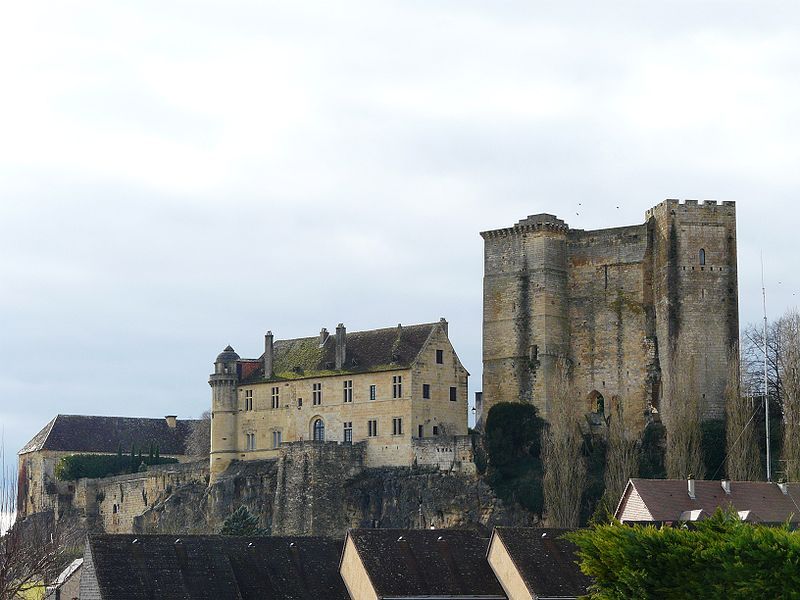 File:Excideuil château (1).JPG