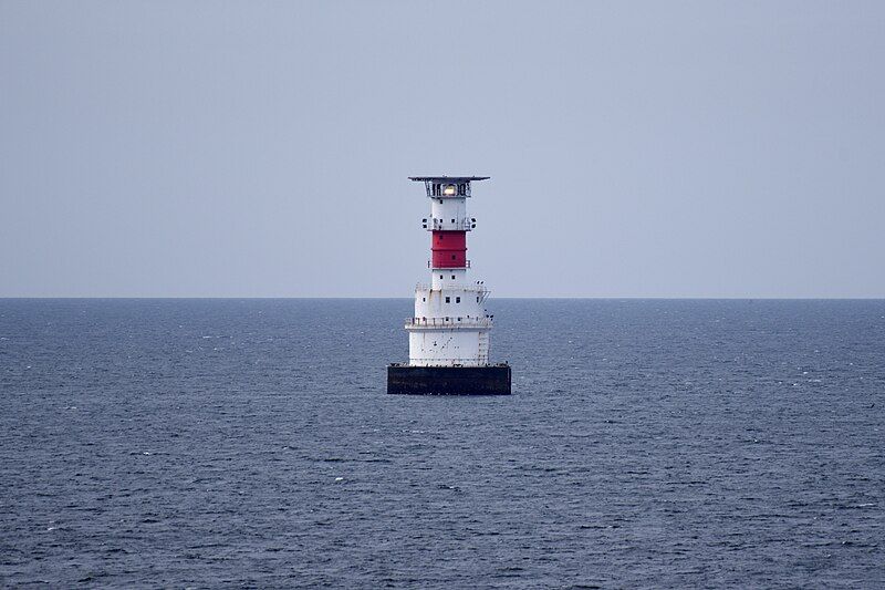 File:Kish Lighthouse.jpg