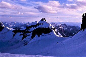 Mt. Lyell 4 (Walter Peak) from Lyell 2/3 col