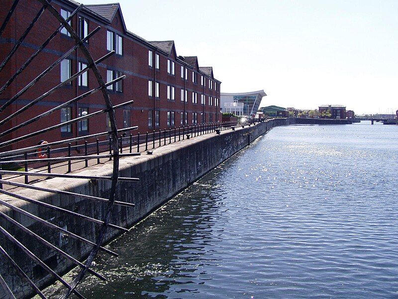 File:Queens Dock, Liverpool.jpg