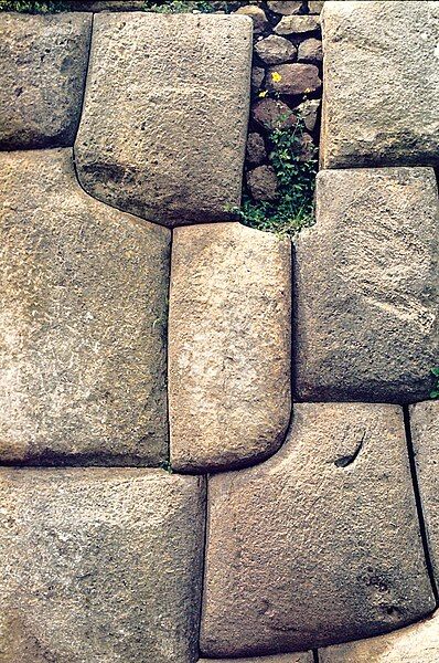 File:Sacsayhuamán (1981) 07.jpg