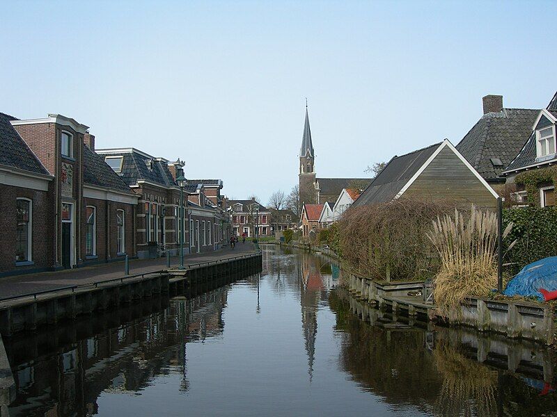 File:Sint-Martinuskerk Warga.jpg