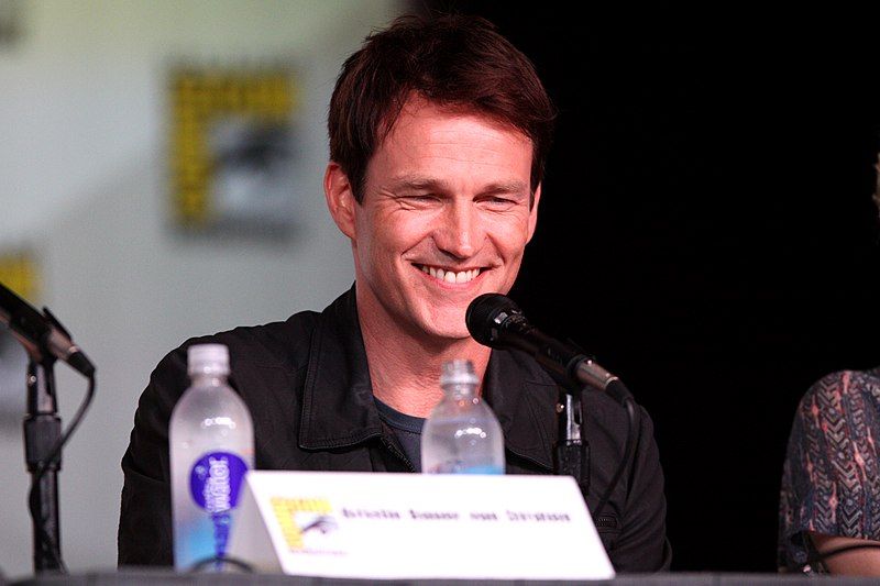 File:Stephen Moyer (7605721378).jpg