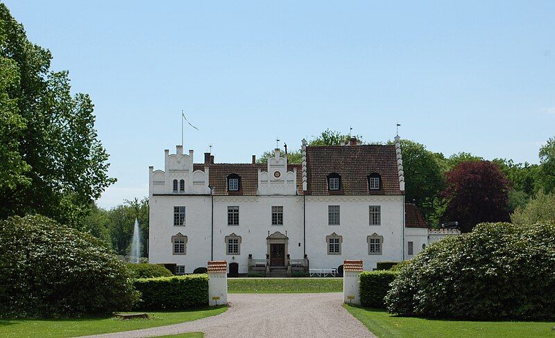 File:Wanas Schloss.JPG