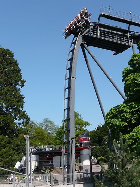 File:AltonTowers-Oblivion.JPG