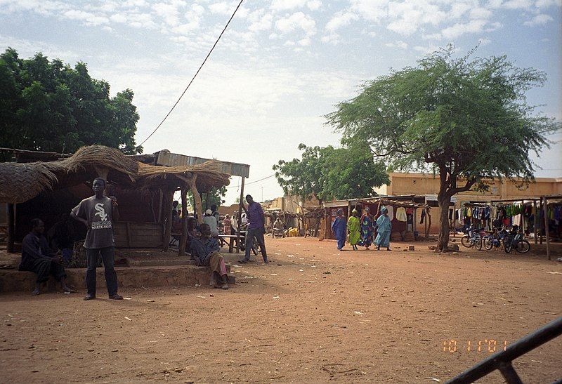 File:Bandiagara2.jpg