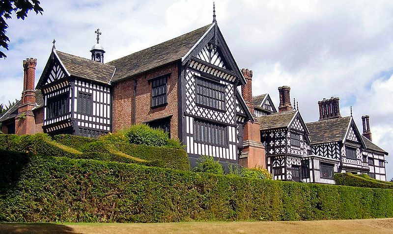 File:Bramall Hall 2.jpg