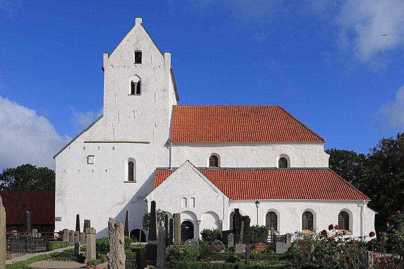 File:Dalby kyrka 2019.jpg