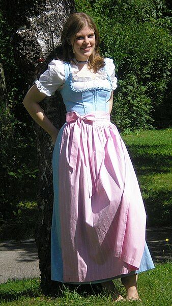 File:Dirndl.jpg