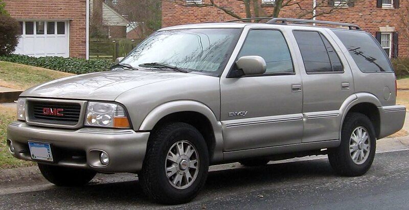 File:GMC Jimmy Envoy.jpg