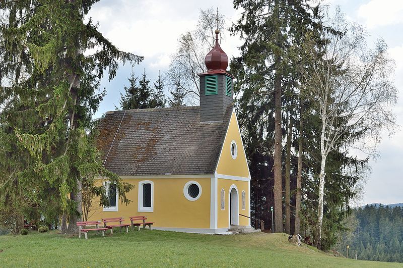 File:Gedächtniskapelle Waisenegg 05.jpg