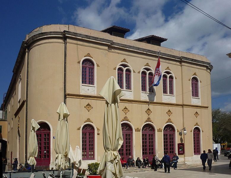 File:HR-Sibenik-Theater.jpg