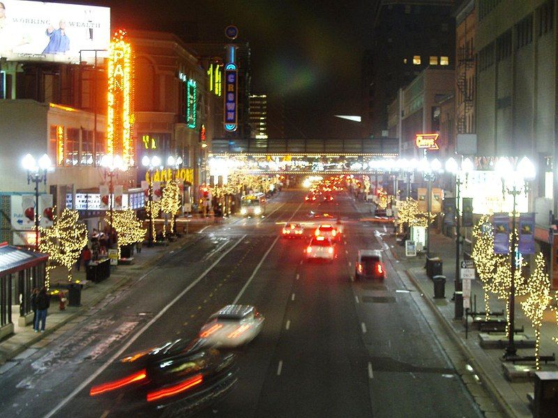 File:Hennepin Avenue-Minneapolis-night-2006.jpg